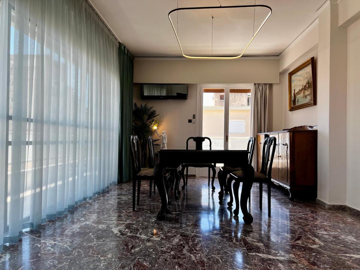 Happy Place! Big, Bright & Central - Ideal For Families And Groups Of Friends Patras Esterno foto